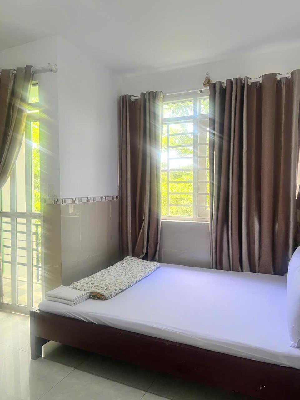 Khach San Doan Gia Aparthotel Cidade de Ho Chi Minh Exterior foto